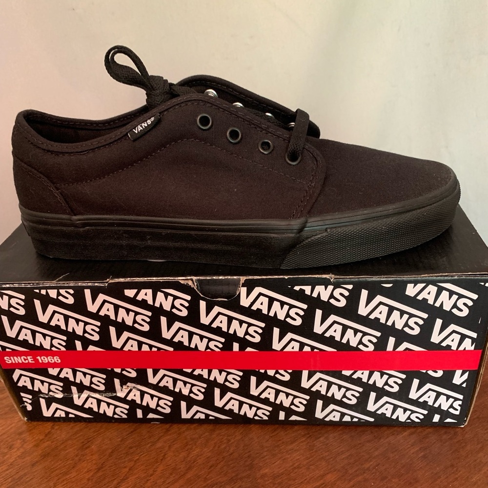 VANS Vulcanized Skate Shoe NWT Black 9